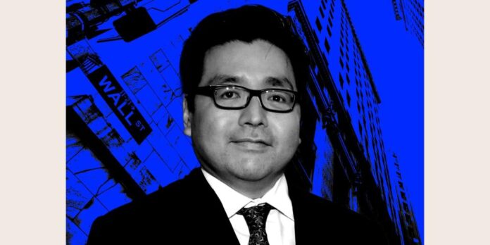 Investors should be hesitant to dive into stocks after the rate cut, with election uncertainty looming, Fundstrat's Tom Lee says