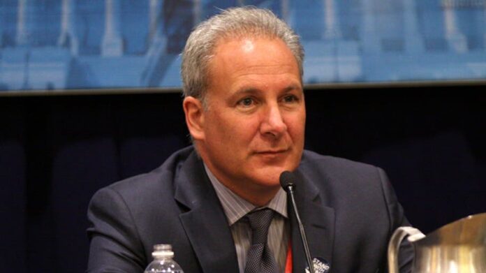 Peter Schiff Warns Investors Against Keeping $20K In Cash: 'One Of The Riskiest Bets You Can Make'