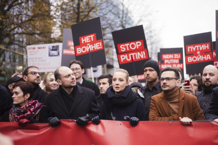 Putin critics lead a march in Berlin calling for democracy in Russia and an end to war in Ukraine